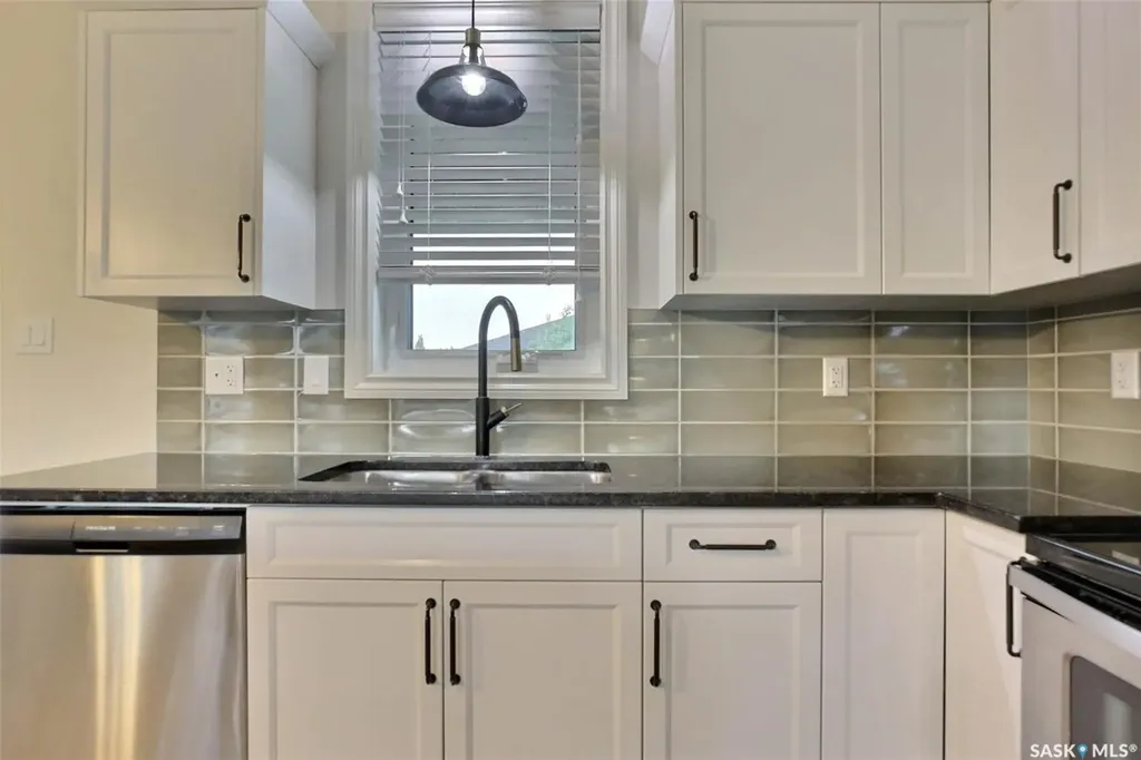 15 Yale Place White City SK S4L 0C7