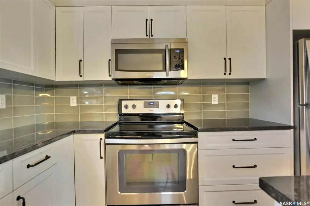 15 Yale Place White City SK S4L 0C7