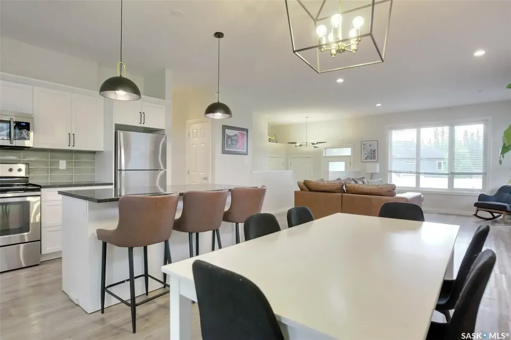 15 Yale Place White City SK S4L 0C7
