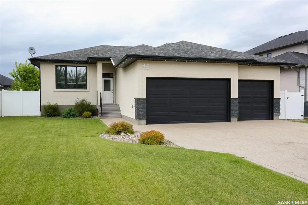 15 Yale Place White City SK S4L 0C7
