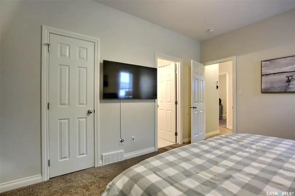 15 Yale Place White City SK S4L 0C7