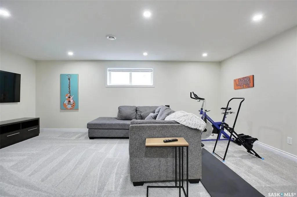 15 Yale Place White City SK S4L 0C7