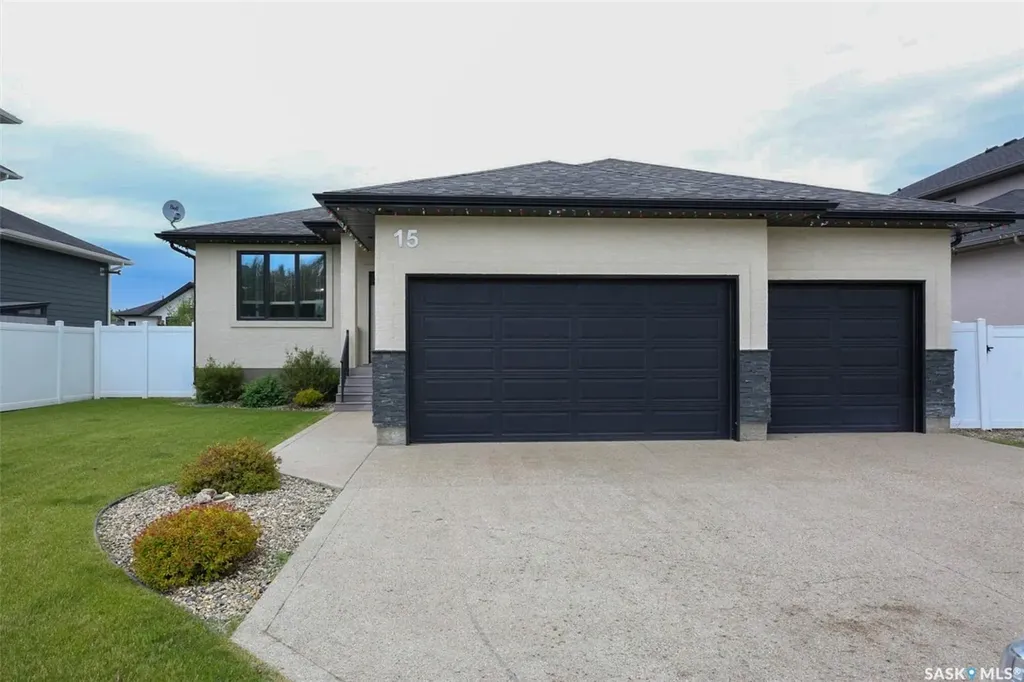 15 Yale Place White City SK S4L 0C7