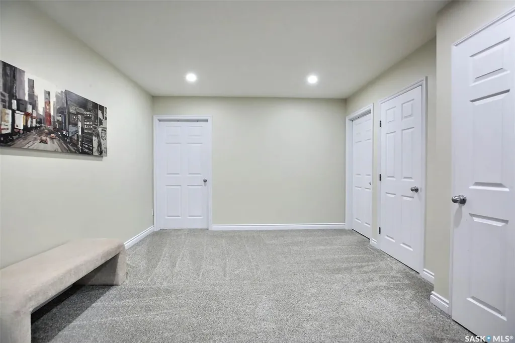 15 Yale Place White City SK S4L 0C7