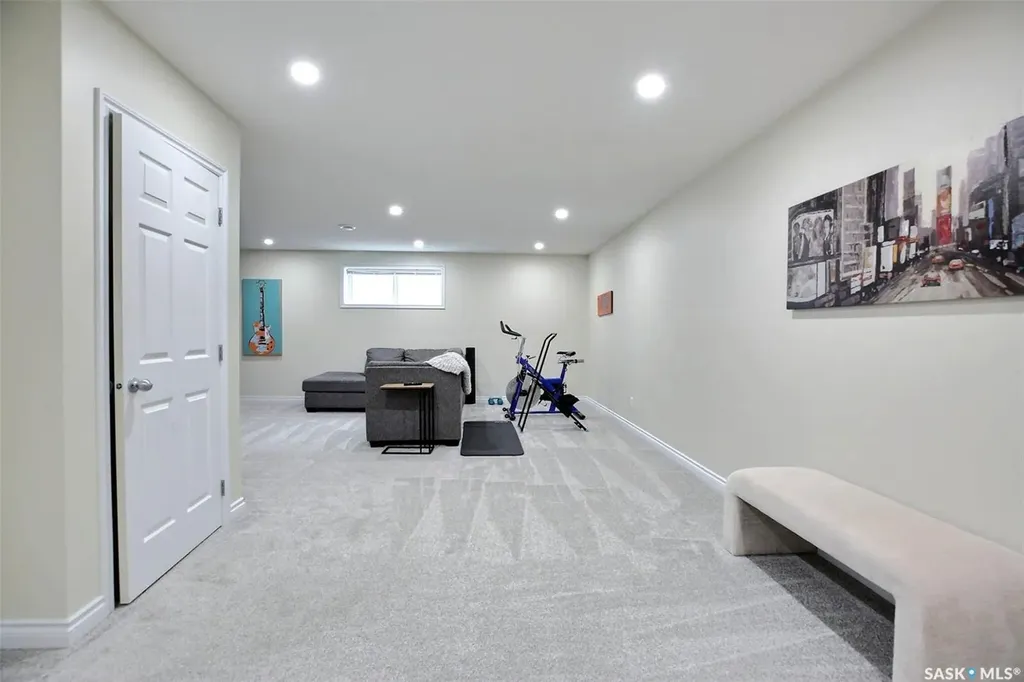 15 Yale Place White City SK S4L 0C7