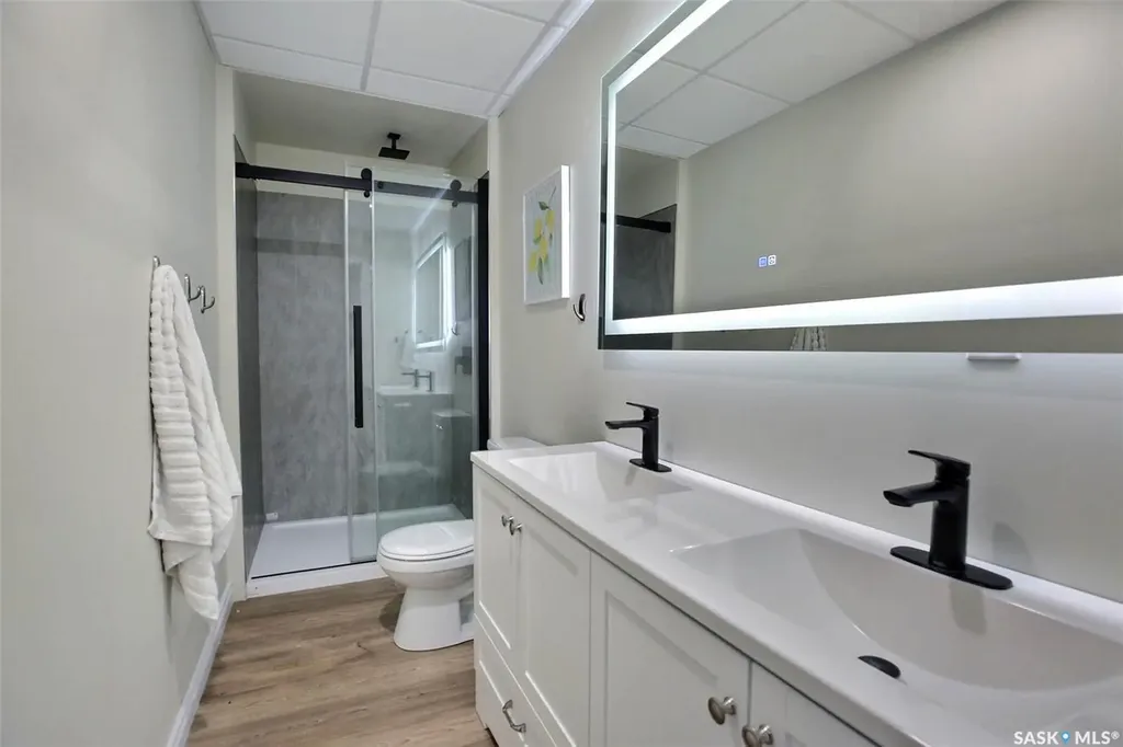15 Yale Place White City SK S4L 0C7