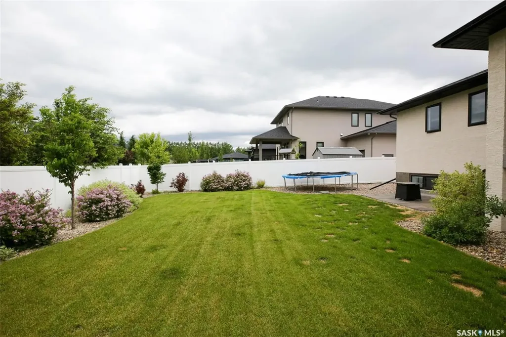 15 Yale Place White City SK S4L 0C7
