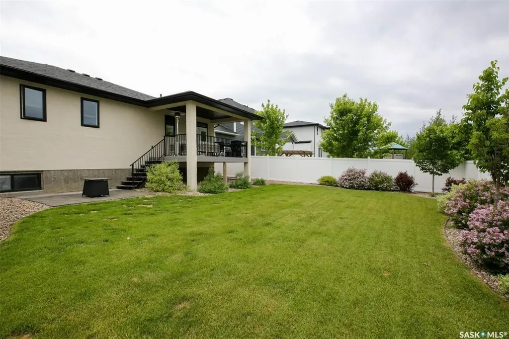 15 Yale Place White City SK S4L 0C7