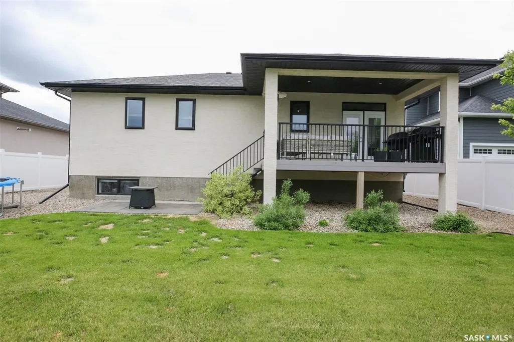 15 Yale Place White City SK S4L 0C7