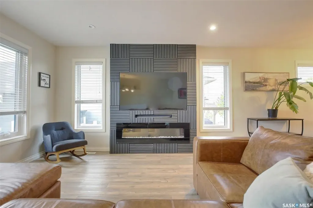 15 Yale Place White City SK S4L 0C7