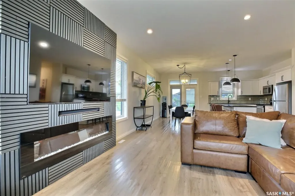 15 Yale Place White City SK S4L 0C7