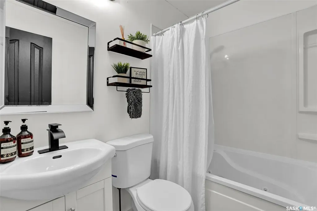341 Lorne Street Regina SK S4R 2J3