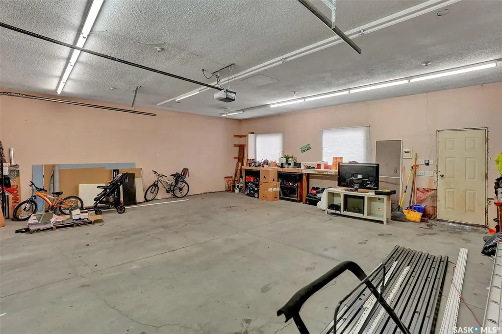 341 Lorne Street Regina SK S4R 2J3