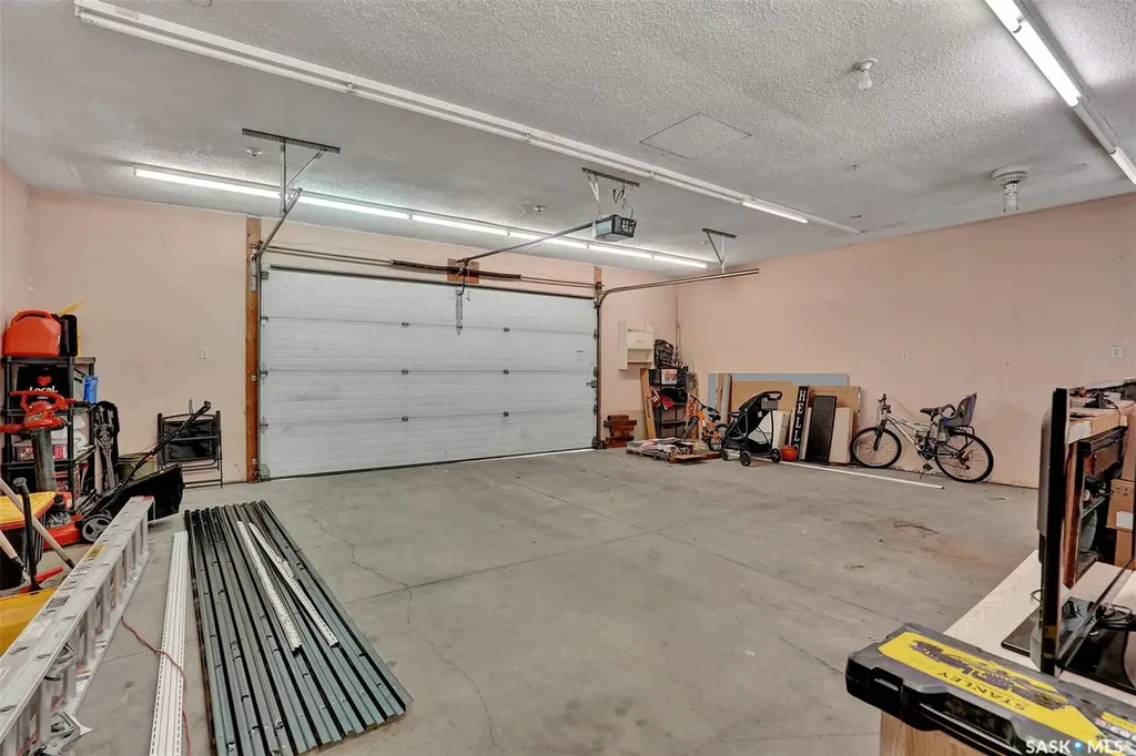 341 Lorne Street Regina SK S4R 2J3