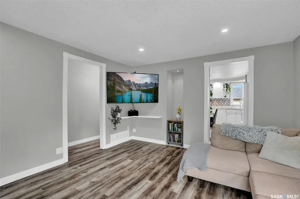 341 Lorne Street Regina SK S4R 2J3