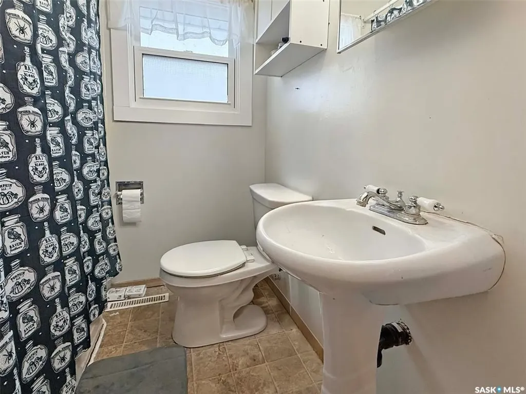 271 14th Avenue NE Swift Current SK S9H 2W8