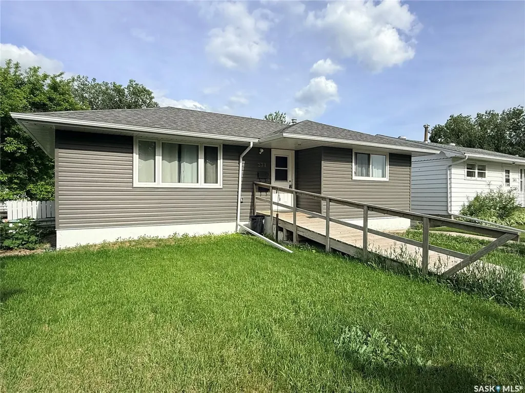 271 14th Avenue NE Swift Current SK S9H 2W8