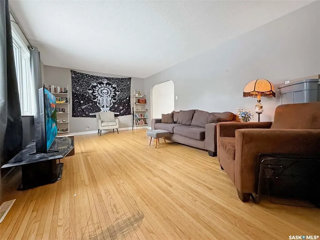271 14th Avenue NE Swift Current SK S9H 2W8