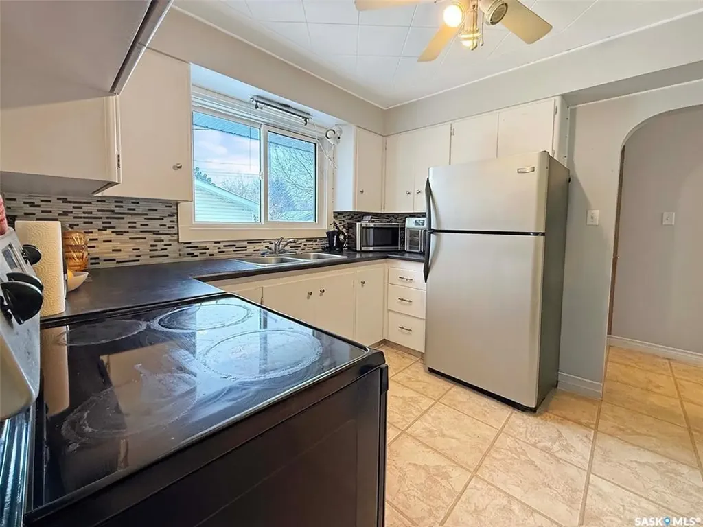 271 14th Avenue NE Swift Current SK S9H 2W8