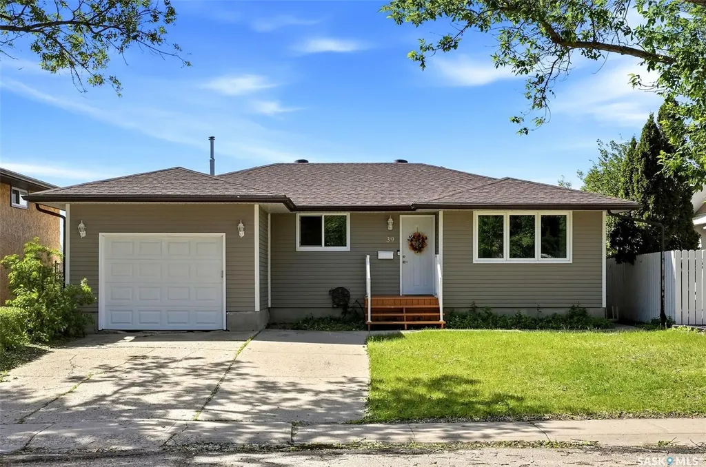 39 Bothwell Crescent Regina SK S4R 5Y7