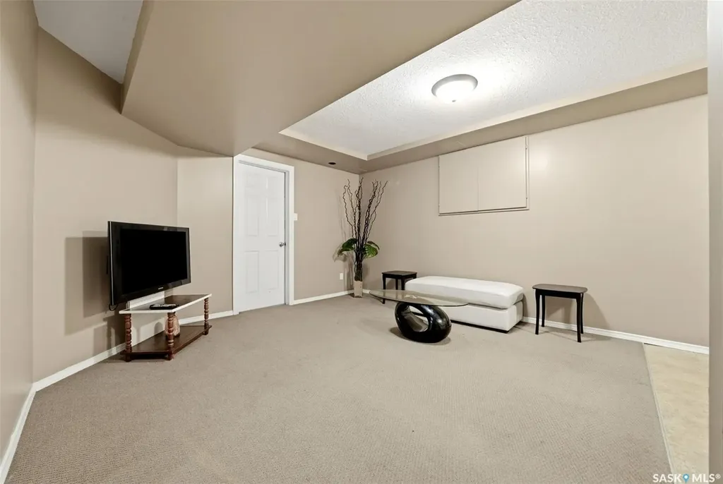39 Bothwell Crescent Regina SK S4R 5Y7