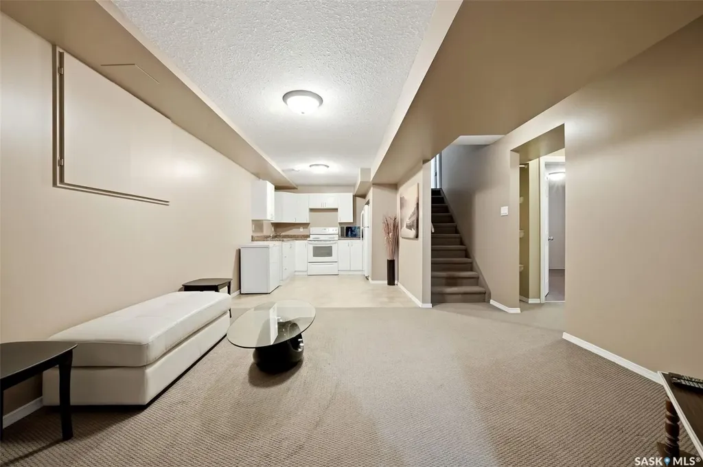 39 Bothwell Crescent Regina SK S4R 5Y7