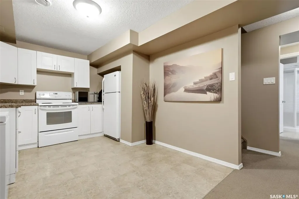 39 Bothwell Crescent Regina SK S4R 5Y7