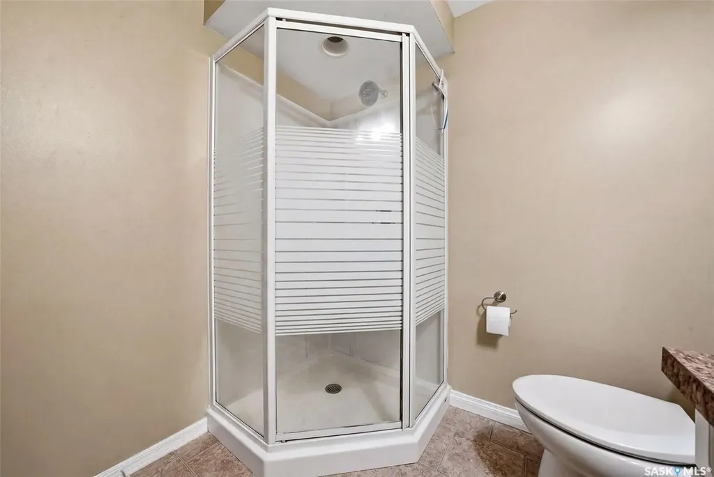 39 Bothwell Crescent Regina SK S4R 5Y7