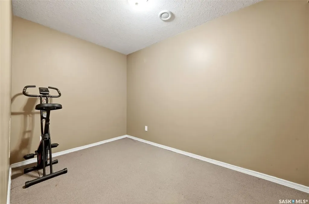 39 Bothwell Crescent Regina SK S4R 5Y7