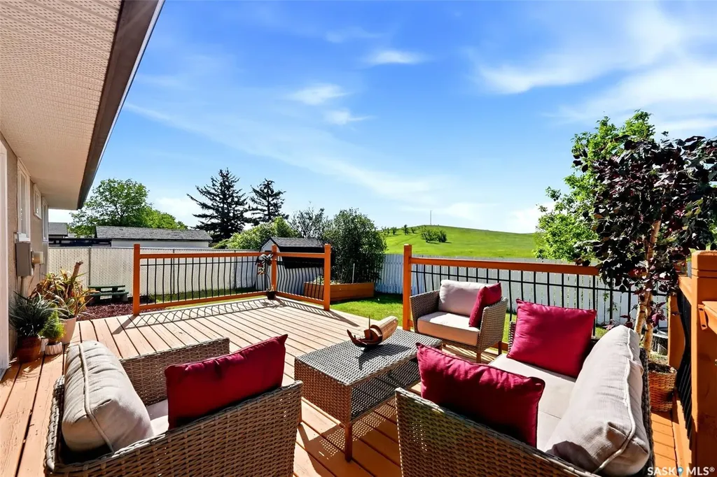 39 Bothwell Crescent Regina SK S4R 5Y7