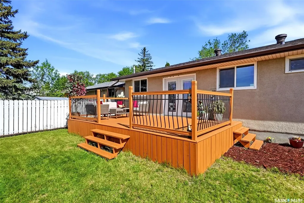 39 Bothwell Crescent Regina SK S4R 5Y7