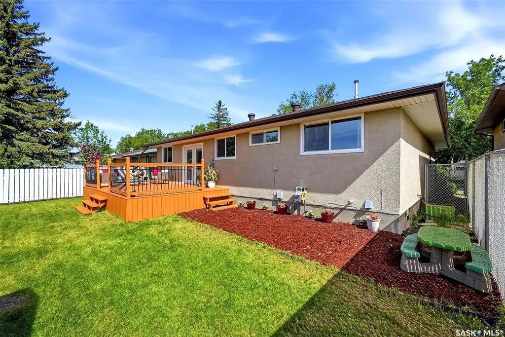 39 Bothwell Crescent Regina SK S4R 5Y7