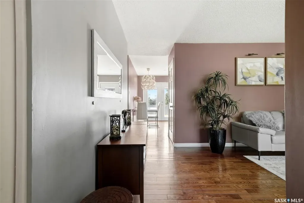 39 Bothwell Crescent Regina SK S4R 5Y7