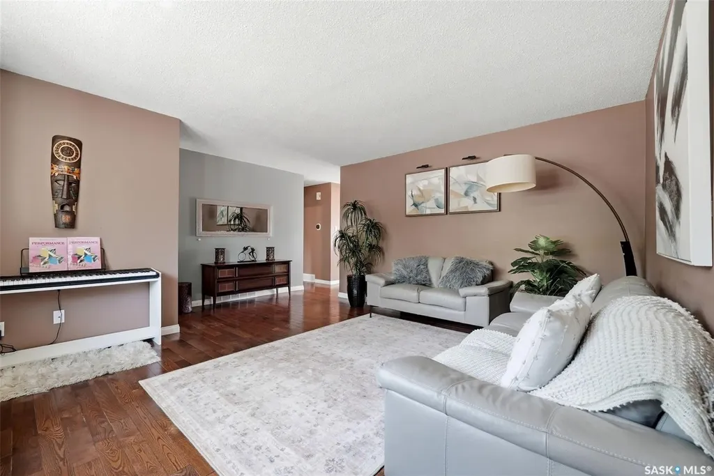 39 Bothwell Crescent Regina SK S4R 5Y7