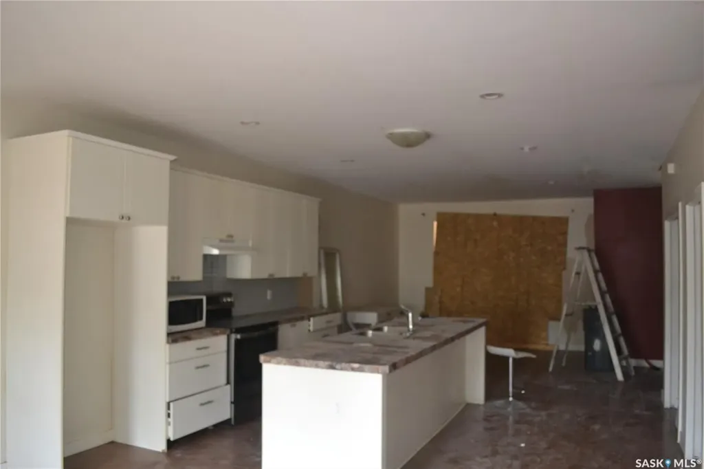 417 S Avenue S Saskatoon SK S7M 3A3