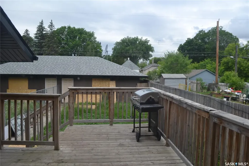 417 S Avenue S Saskatoon SK S7M 3A3