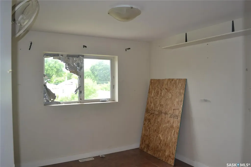 417 S Avenue S Saskatoon SK S7M 3A3
