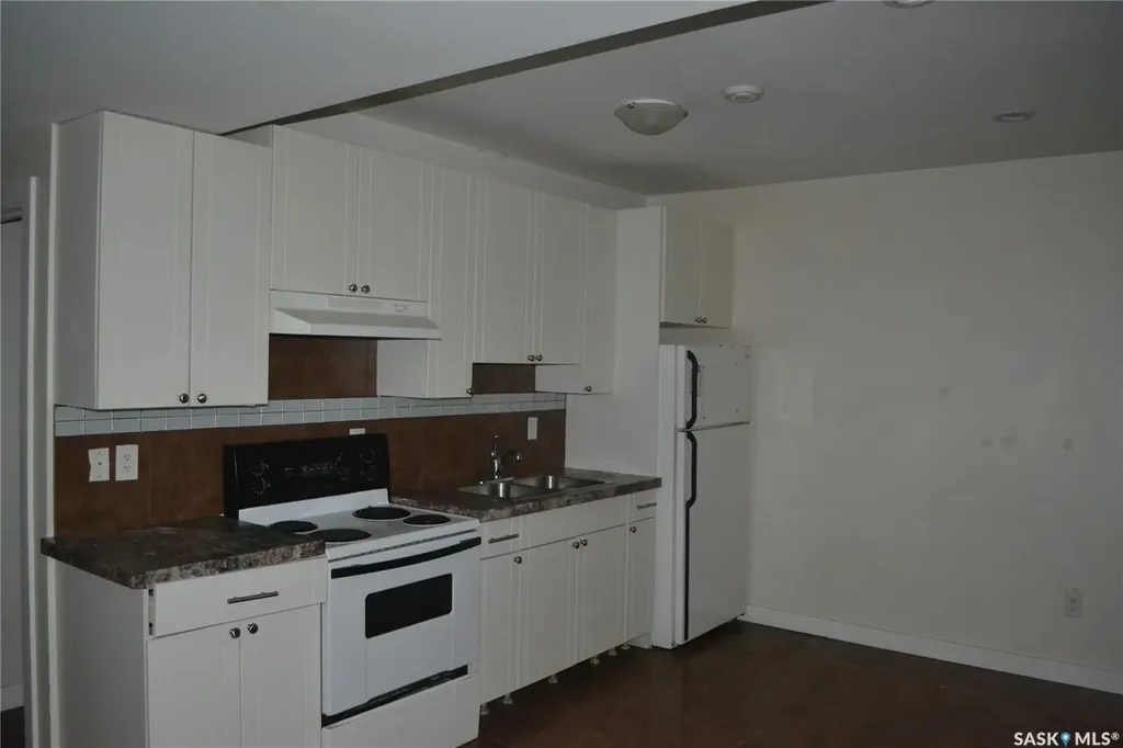 417 S Avenue S Saskatoon SK S7M 3A3
