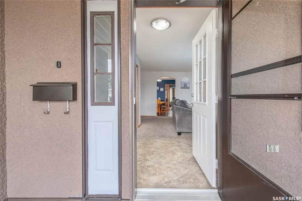21 Thorn Crescent Moose Jaw SK S6J 1J3
