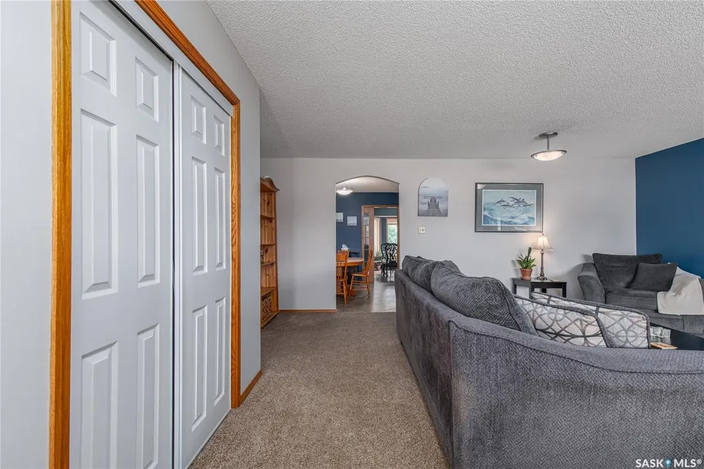 21 Thorn Crescent Moose Jaw SK S6J 1J3