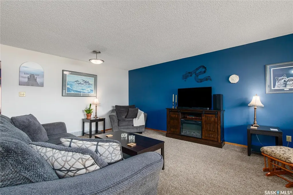 21 Thorn Crescent Moose Jaw SK S6J 1J3