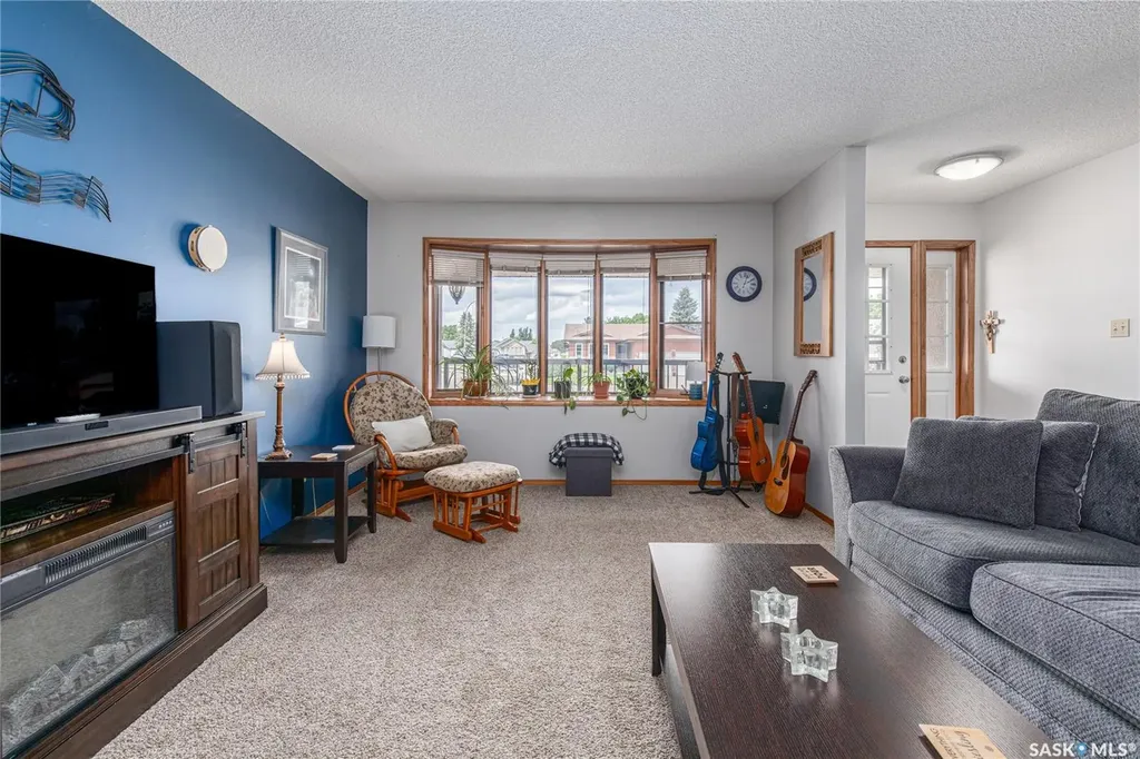21 Thorn Crescent Moose Jaw SK S6J 1J3
