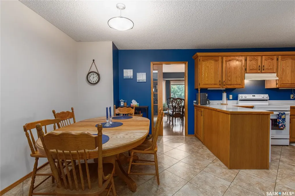 21 Thorn Crescent Moose Jaw SK S6J 1J3