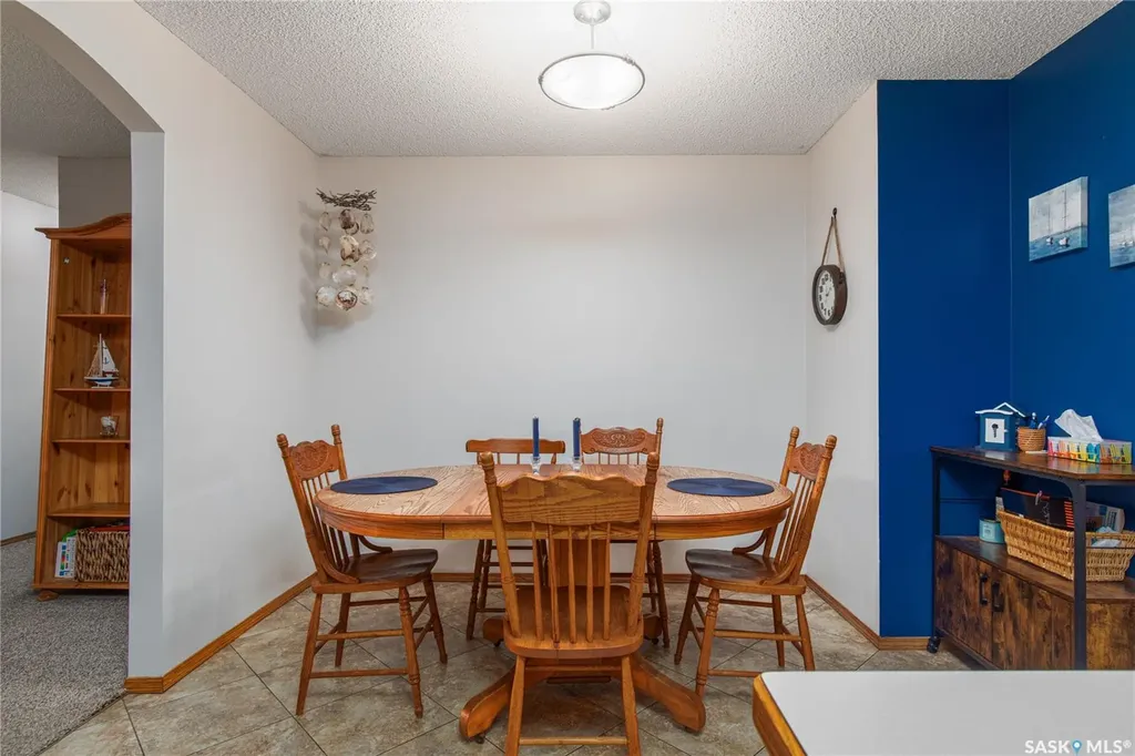 21 Thorn Crescent Moose Jaw SK S6J 1J3
