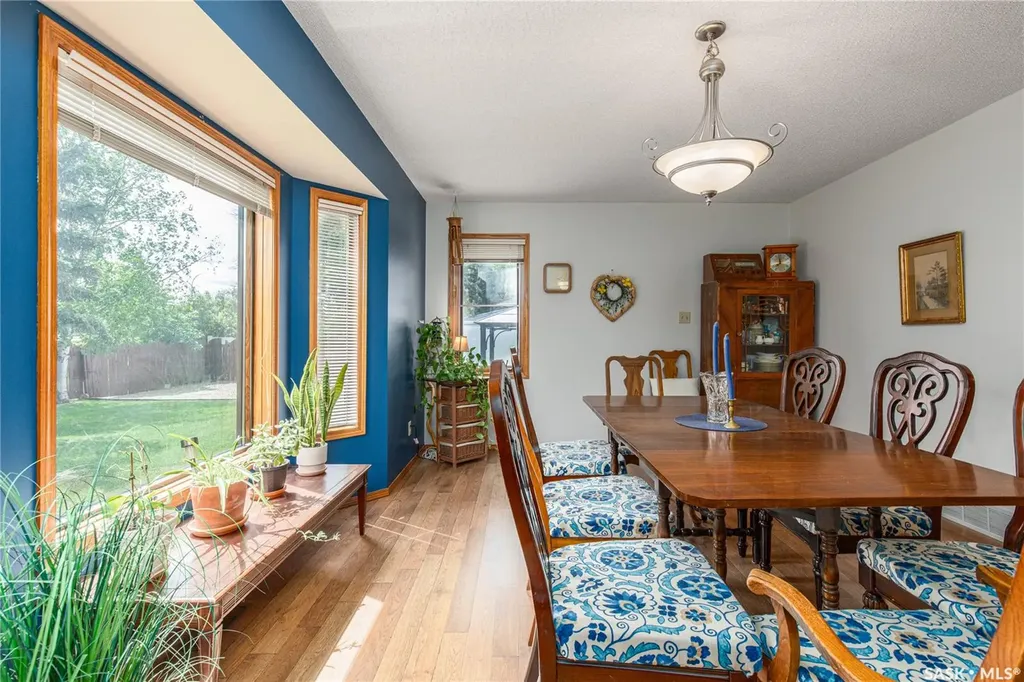 21 Thorn Crescent Moose Jaw SK S6J 1J3