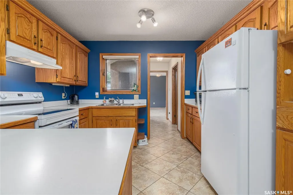 21 Thorn Crescent Moose Jaw SK S6J 1J3