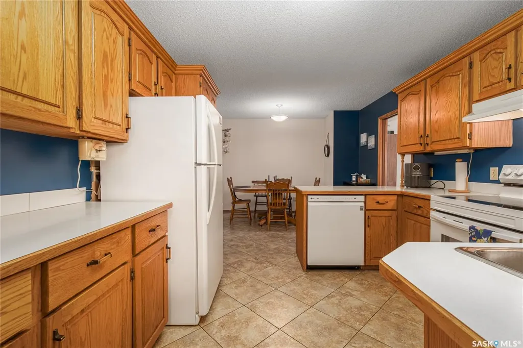 21 Thorn Crescent Moose Jaw SK S6J 1J3