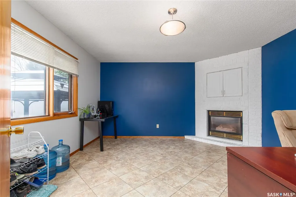 21 Thorn Crescent Moose Jaw SK S6J 1J3