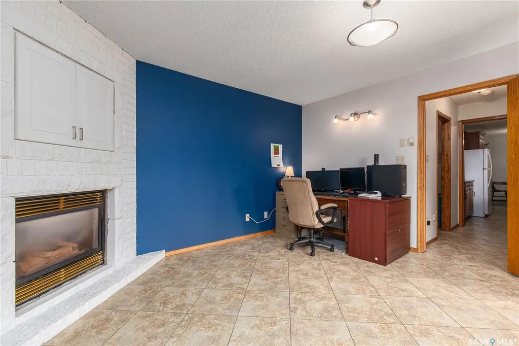 21 Thorn Crescent Moose Jaw SK S6J 1J3