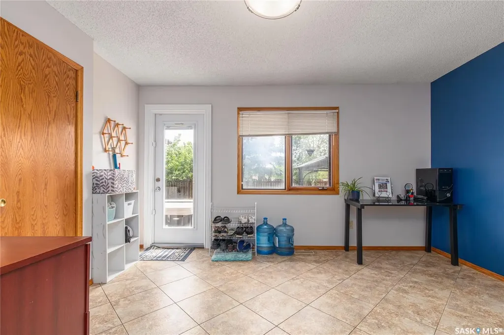 21 Thorn Crescent Moose Jaw SK S6J 1J3
